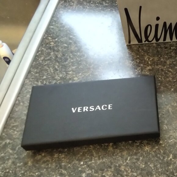 Neiman Marcus NWT'S & NIB Versace Limited Edition Sleep Mask Ret. $295 - Picture 2 of 5